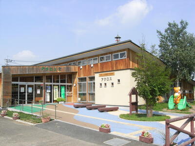 花園こども情報交流図書館1