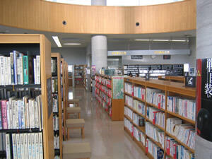 川本図書館2